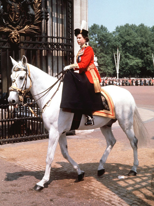 queen elizabeth trooping of colors